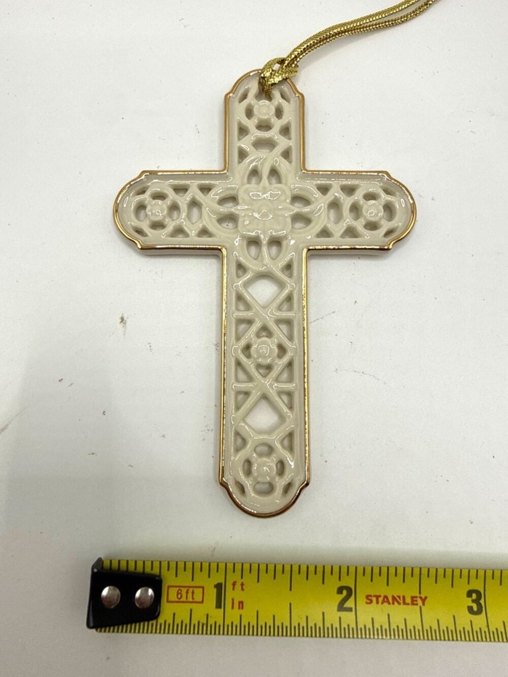 Vintage Lenox Christmas Ornament Porcelain Cross 3"x4" Gold Trim Latticework Box - Picture 5 of 5